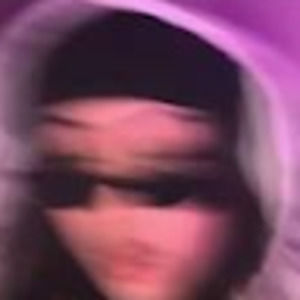 Meet your Posher, Simone